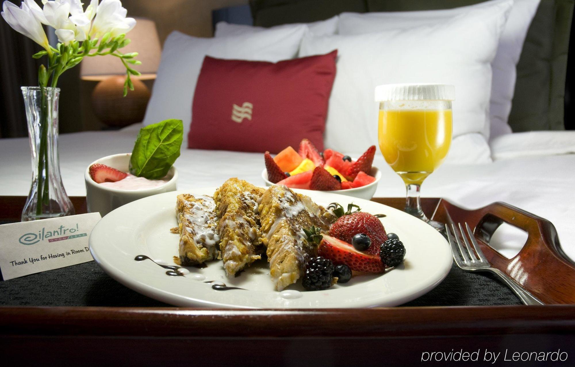 Crowne Plaza San Antonio Airport By Ihg Hotel Exterior photo